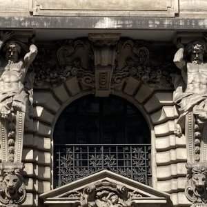 Cariatides & Atlantes 